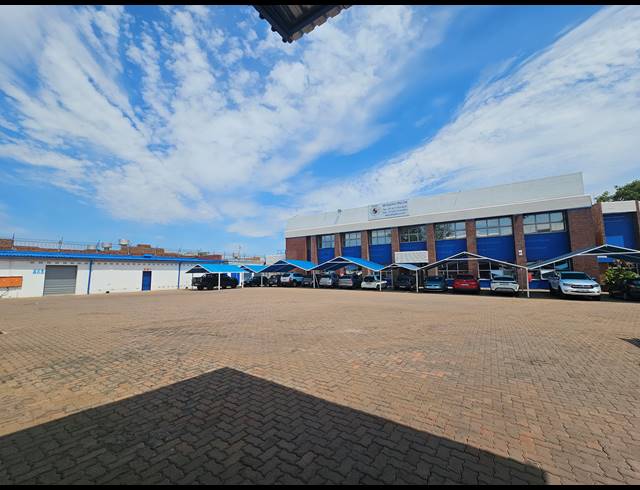 1,876M² WAREHOUSE FOR SALE IN ISANDO